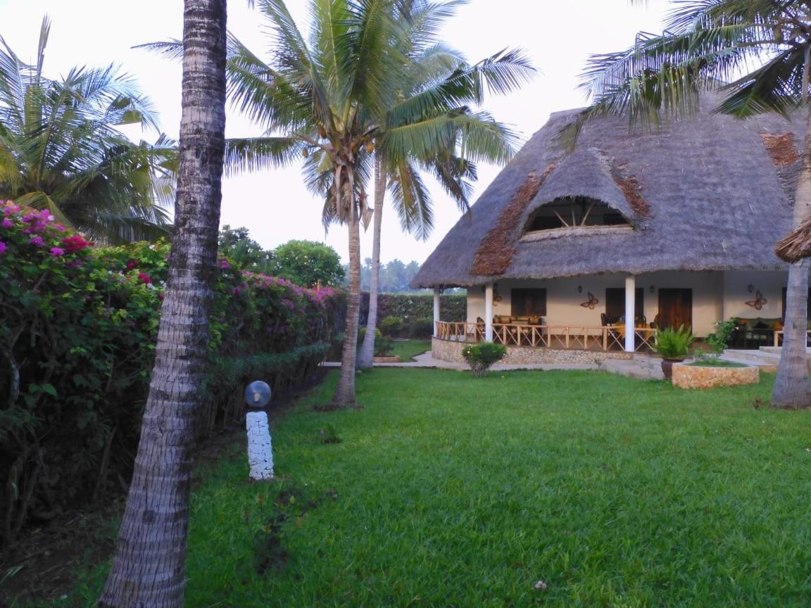 Queen K Cottages Watamu At Chrystal Homes Dış mekan fotoğraf